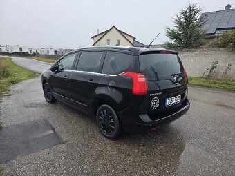 Peugeot 5008 7 míst - 6