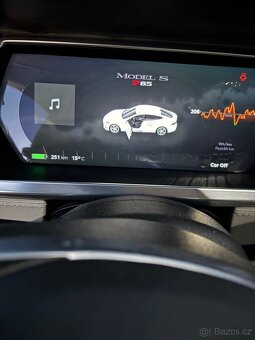 Tesla model S  85 P - 6