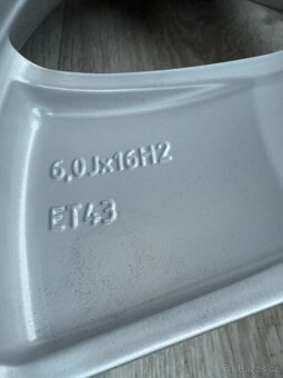 R16 NOVÁ ZIMNÍ ALU KOLA ŠKODA KAROQ 215/60/16 2024 - 6