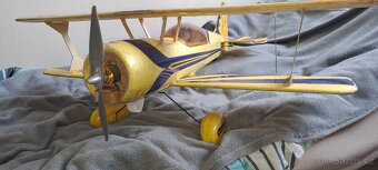 Žlutý dvouplošník RC - 6