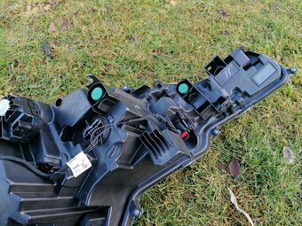 Přední levé LED světlo Toyota Corolla - 6