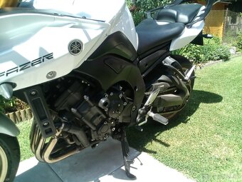 Yamaha FZ8 - 6