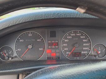 Audi A6 C4 2.5TDI AVANT quattro - 6