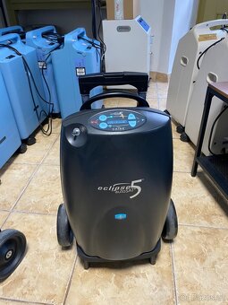 Přenosný kyslíkový koncentrátor ECLIPSE 5 - TOP STAV - 6