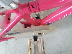 Dívčí kolo A-GANG Angel 16 - 6