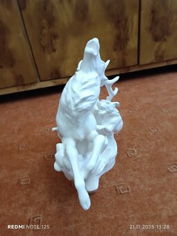 Soška porcelán royal dux štvanice jelen - 6