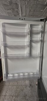 Velká lednice s mrazákem 70 cm šířka - 6