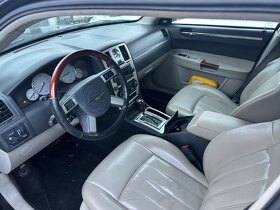 Chrysler 300C 3,0 crd r.v. 2007 kombi, kůže, xenony, alu - 6