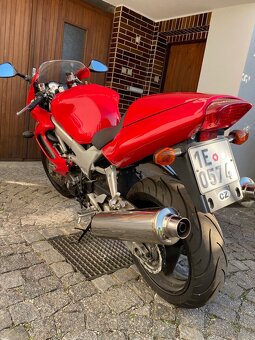 Honda VTR 1000F - 6