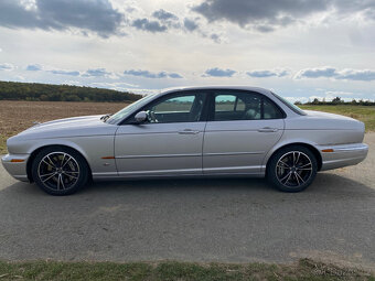 Jaguar XJR 4.2 V8 291kw Automat+Serviska - 6