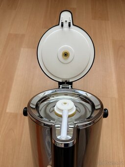 Termoska s pumpou 2,5 L - 6