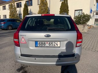 Prodám Kia Ceed 1,6i 92kW kombi, rok 2010 - 6