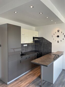 Pronájem světlého bytu 2+kk, 42 m2, komora, sklep, Na Kohout - 6