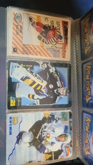 Hokejové kartičky + 3 × pokémon - 6