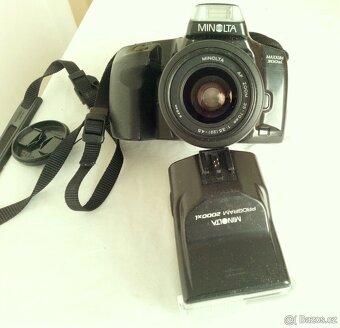 MINOLTA DYNAX 300si s přídavným bleskem 9Xi+2000xi - 6