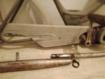 Stadion s11 ušák, policajt - 6