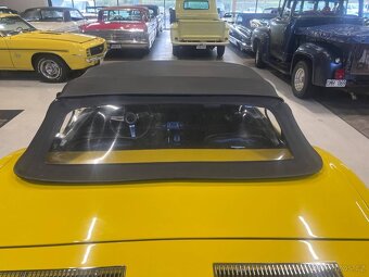 Chevrolet Corvette Stingray Convertible z roku 1972 - 6