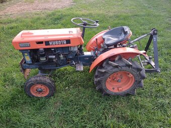 Prodám malotraktor Kubota B6000 - 6