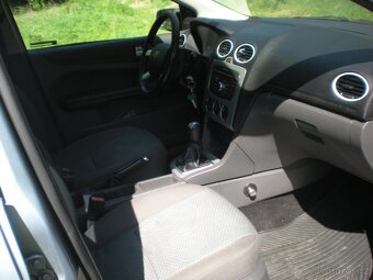 Ford Focus kombi 1,6 benzín - 6