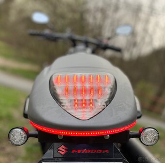 Suzuki VZR 1800R - 6