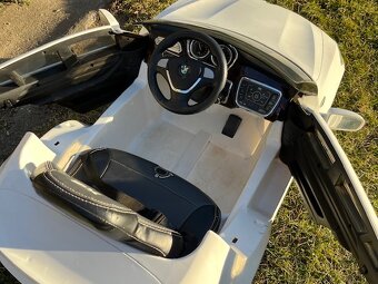Dětský vůz (BMW) na baterie - 6