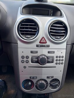Opel Corsa 1,2 benzín 2013 - 6