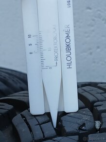 Pěkná zimní orig alu kola Mitsubishi ASX 215/65/16 vzorek 8m - 6