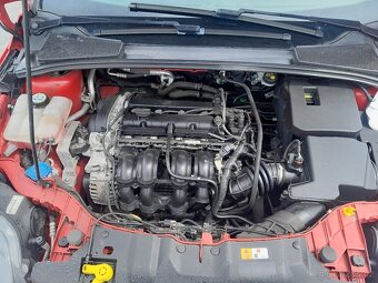 FORD FOCUS III 1,6i 77KW BENZÍN r.v 4/2011 - 6