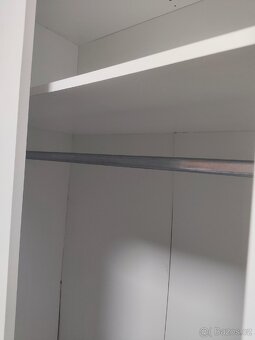 Velká šatní skříň - 6