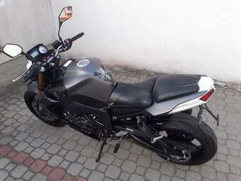 Yamaha FZ8 - 6