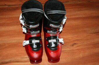 lyže dynamic 130 cm , lyžáky - 6