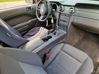 Prodám Ford Mustang 4.0 - V6 USA - 6