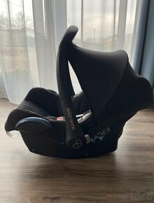 Vajicko Maxi Cosi a základna isofix - 6