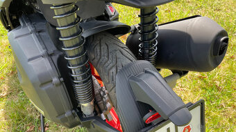 Aprilia SR GT 125 - 6