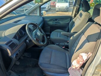 VW Sharan č. 23049 - 6