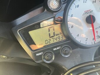 Yamaha r6 - 6