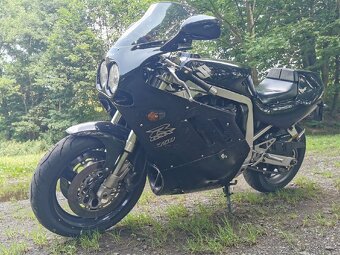 Suzuki GSXR 750 1990 - 6