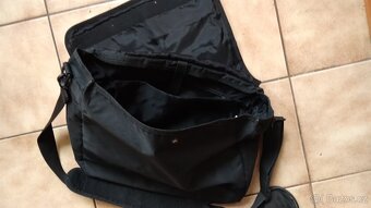 Batohy na záda i do ruky, na notebook, CD disky aj. - 6