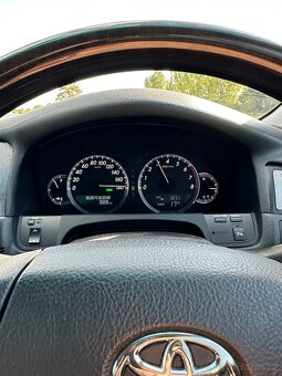 Toyota Crown Majesta V8 - 6