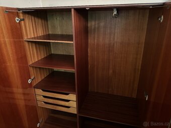 Retro starý nábytek - 6