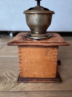 Mlýnek na kávu Garantiert Prima Geschmiedetes Mahlwerk - 6