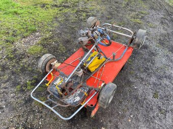 Stará závodní motokára jawa 50 - 6