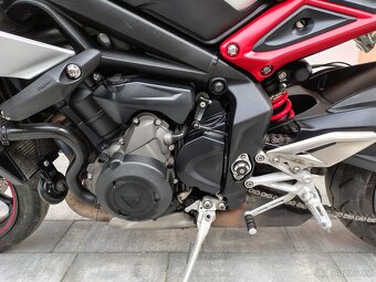 Triumph Street Tripla R 765 - 6