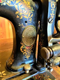 Prodám psací a šicí stroj - 6