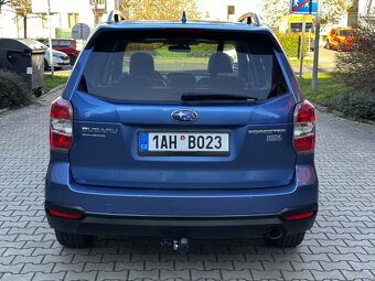 Subaru Forester 2.0 D 4x4 Kůže Navi Xenony Panorama Tažné 2t - 6