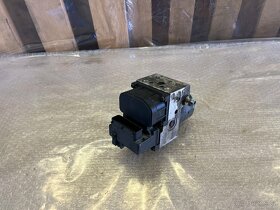 ŘÍDICÍ JEDNOTKA ABS 8E0614111AB - 6