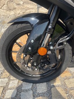 Yamaha YZF-R 125 - 6