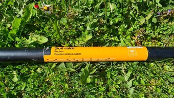 Hrábě Fiskars Solid 36 cm - 6