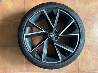 5x112 R19 Vega včetně pneu - 6