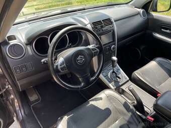 Suzuki Grand Vitara 2.4 - 6